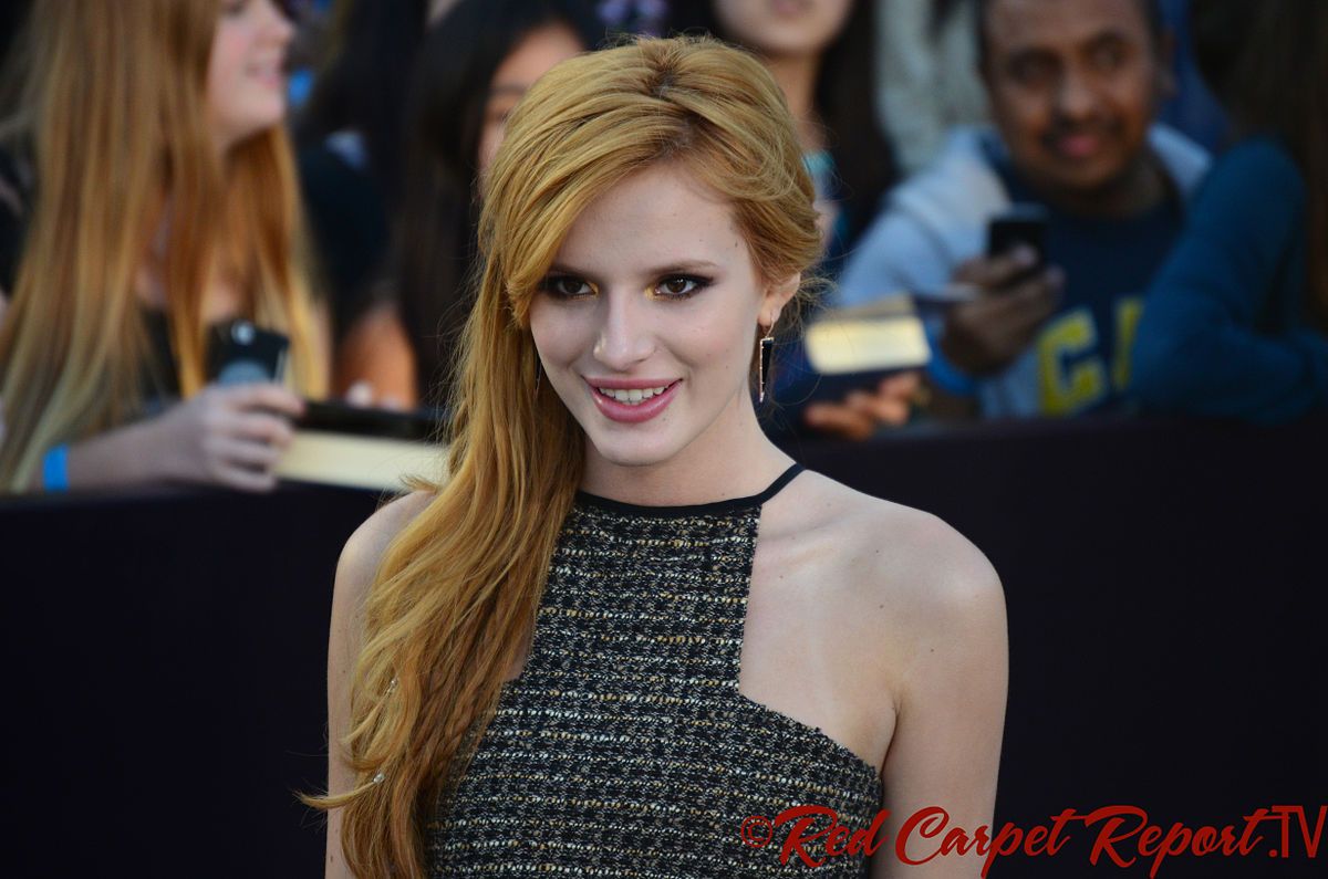 Bella-Thorne-Eye-Color