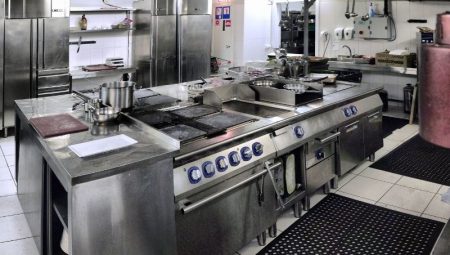 Endüstriyel Mutfak Ekipmanları ve Döner Robotu: Mutfakların Temel Taşları