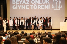 bilgi-saglik-ogrencileri-beyaz-onluklerini-giyerek-meslege-ilk-adimlarini-atti.jpg