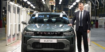 oyak-renault-8-milyonuncu-arac-uretimini-kutladi.jpg