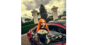 yepyeni-mercedes-benz-cla-romadaki-yildizlarla-dolu-dunya-promiyerinde-etkileyici-bir-performans-sergiledi.jpg