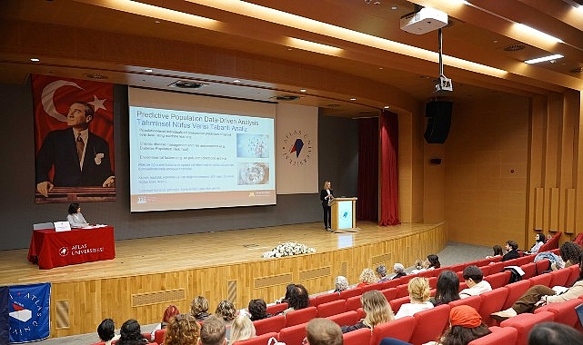 dijital-cagda-hemsirelik-mesleginde-yeni-roller-ortaya-cikacak.jpg