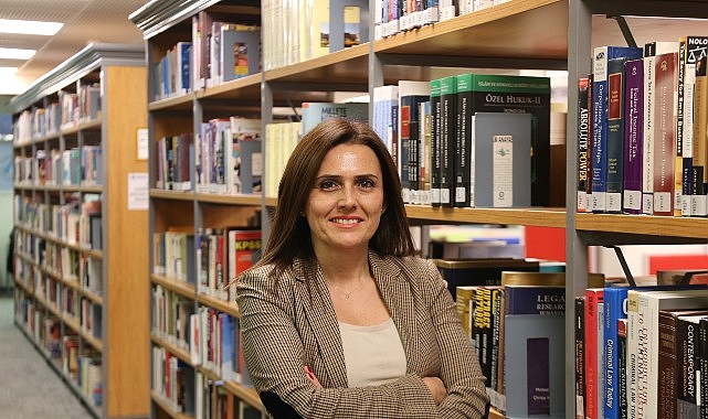 ergenlerde-ekran-suresi-9-saati-buluyor.jpg