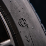 pirelli-%70ten-fazla-biyo-bazli-ve-geri-donusturulmus-malzeme-iceren-ilk-standart-uretim-lastigini-tanitti.jpg