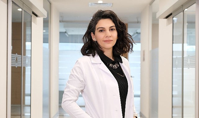 regl-gebelik-menopoz-dis-etleri-bu-sureclerden-etkileniyor.jpg