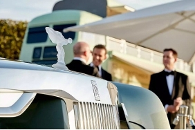 rolls-royce-sahiplerine-ozel-bir-dunya-whispers.jpg