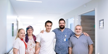 motor-kazasi-sonrasi-yataga-bagimli-kalir-dendi-yuruyerek-taburcu-oldu.jpg