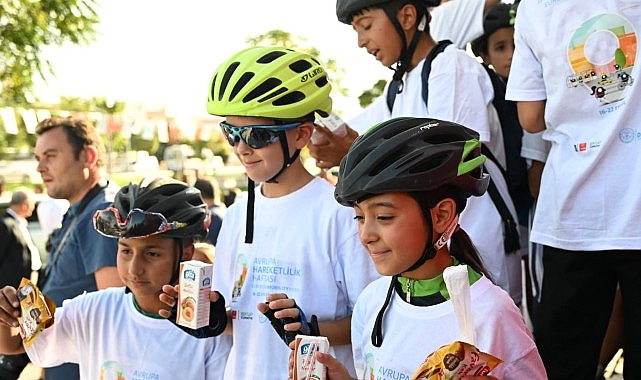akhisarlilar-saglikli-yasam-icin-pedal-cevirdi.jpg
