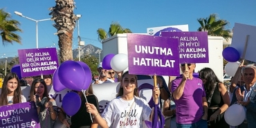 guzelbahcede-alzheimera-karsi-farkindalik-yuruyusu.jpg
