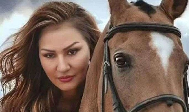 melis-melina-dubaide-klip-cekti.jpg