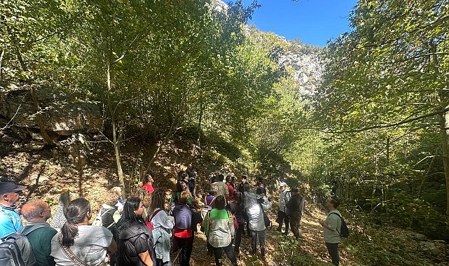 mysia-yollarinda-alzheimera-karsi-farkindalik-yuruyusu.jpg
