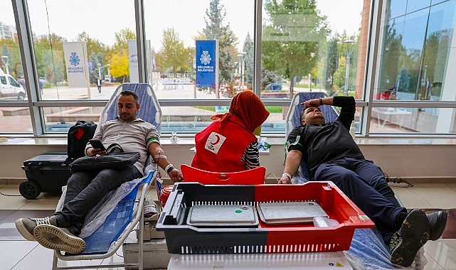 selcuklu-belediyesi-personelinden-kizilaya-kan-bagisi-destegi.jpg