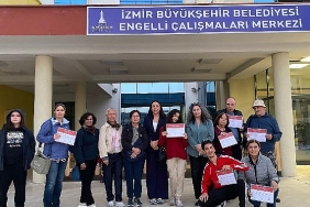 singapurlu-art-terapistten-engelliler-ve-ailelerine-sanatla-terapi.jpg