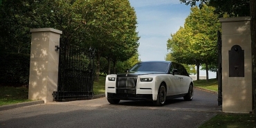 rolls-roycedan-gorkemli-ve-essiz-bir-2025-yili.jpg