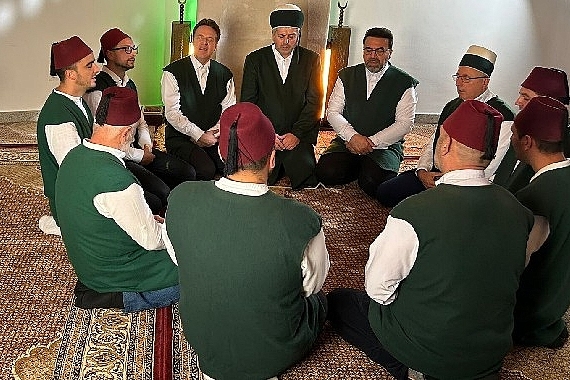 asirlardir-suren-yakaris-notalarla-bulustu.jpg