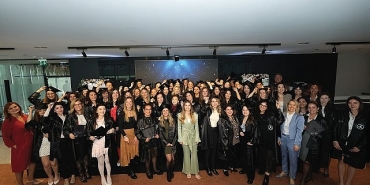mercedes-benz-shes-mentoring-programi-3-yilinda-gelecegin-kadin-liderlerini-desteklemeye-devam-ediyor.jpg