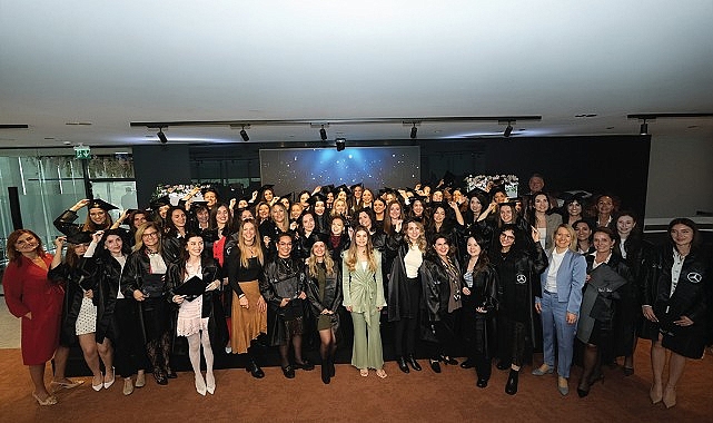 mercedes-benz-shes-mentoring-programi-3-yilinda-gelecegin-kadin-liderlerini-desteklemeye-devam-ediyor.jpg