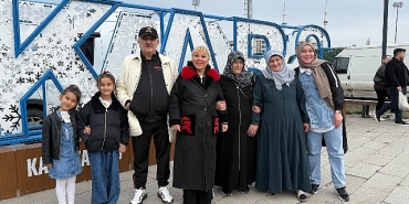 safiye-soyman-ve-faik-ozturke-karsta-yogun-ilgi.jpg