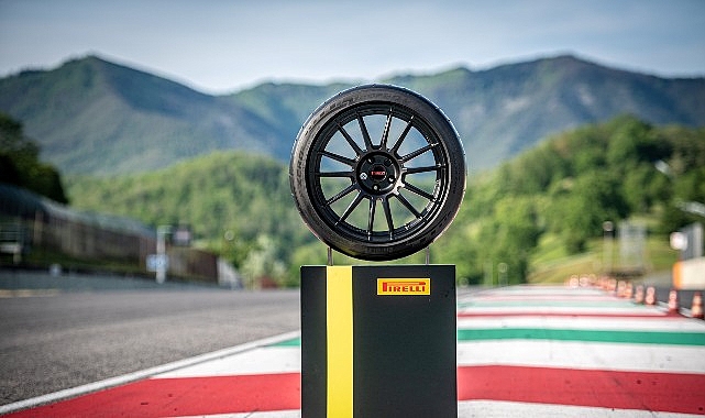 tyre-reviewsa-gore-dunyanin-en-hizli-lastigi-pirelli-p-zero-trofeo-rs.jpg