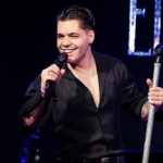 emir-can-igrekten-konserde-surpriz.jpg