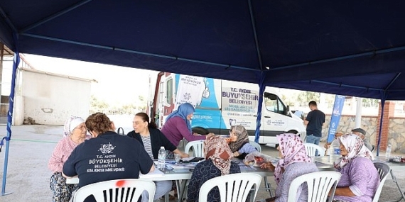 baskan-cercioglu-agiz-ve-dis-sagligi-hizmetlerini-aydinin-dort-bir-yaninda-vatandaslarla-bulusturuyor.jpg