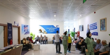 baskan-cercioglu-saglik-hizmetlerini-her-gun-yuzlerce-vatandasla-bulusturuyor.jpg