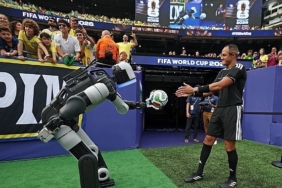 hyundainin-insansi-robotu-atlas-fifa-dunya-kupasi-2026-sahnesinde.jpg