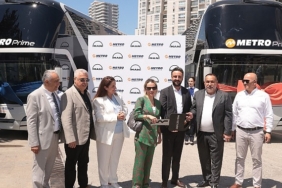 metro-turizmin-premium-tercihi-neoplan-skyliner-oldu.jpg