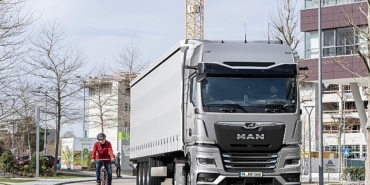 man-driving-people-partner-sloganiyla-eylul-ayindaki-iaa-transportation-2026da.jpg