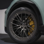 pirelli-p-zero-elektrikli-porsche-cayennein-rekor-seviyedeki-hizlanma-performansina-katki-sagliyor.jpg