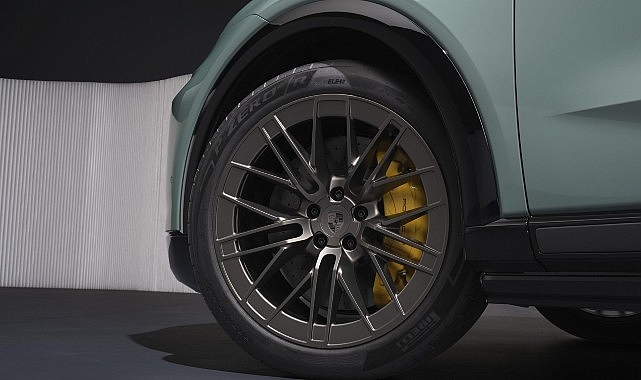 pirelli-p-zero-elektrikli-porsche-cayennein-rekor-seviyedeki-hizlanma-performansina-katki-sagliyor.jpg